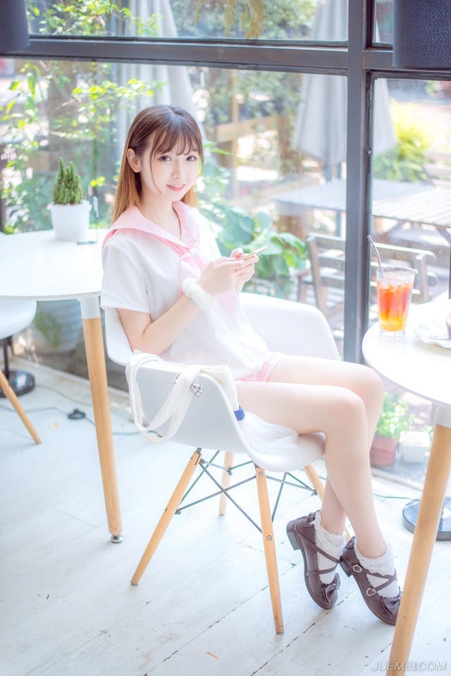 “此人与我等并非一条心，留之无用，甚至日后还会坏事。”法正摇了摇头，淡漠道。